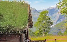 3 Bedroom Beautiful Home In Vikesa